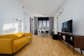 Modern Apartment Remote Work in the Centre by Noclegi Renters